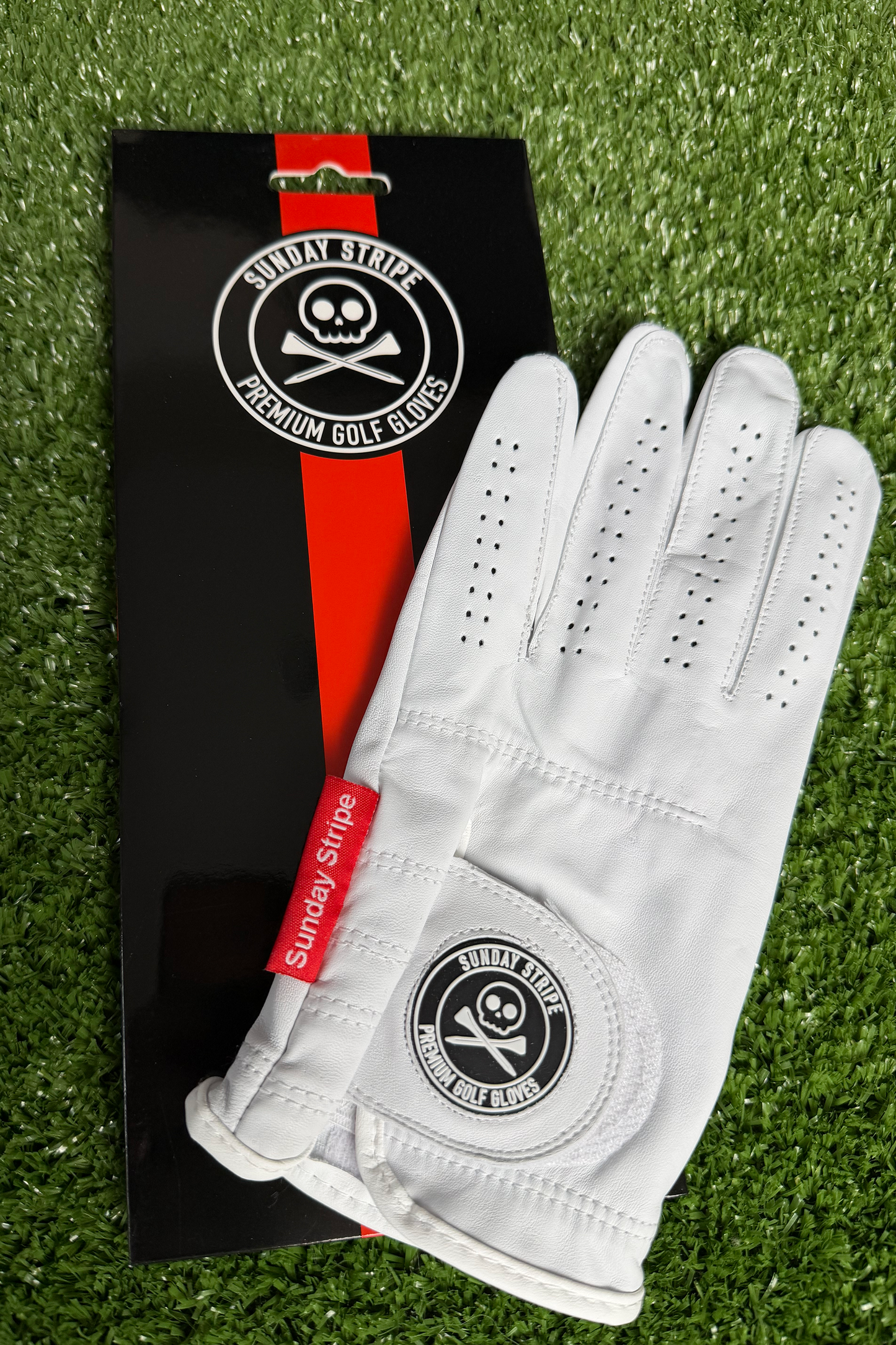 Sunday Stripe "Skull & Tees" Golf Glove